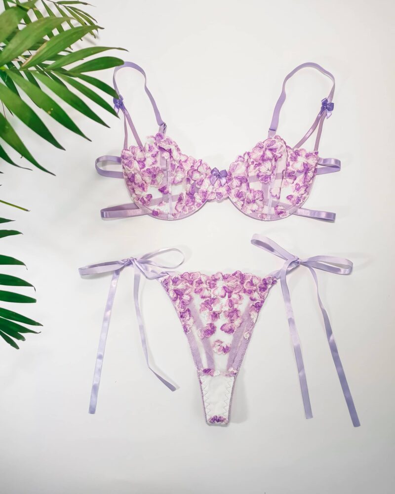 ljubičasti čipkasti lingerie set sa mašnama